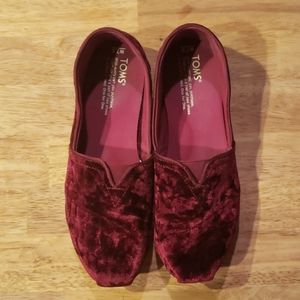 Crushed Velvet Red Toms